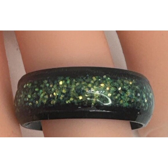 Modern Minimalist Green Glitter Inlay Black Stainless Steel Ring In 8 Size - Picture 3 of 7
